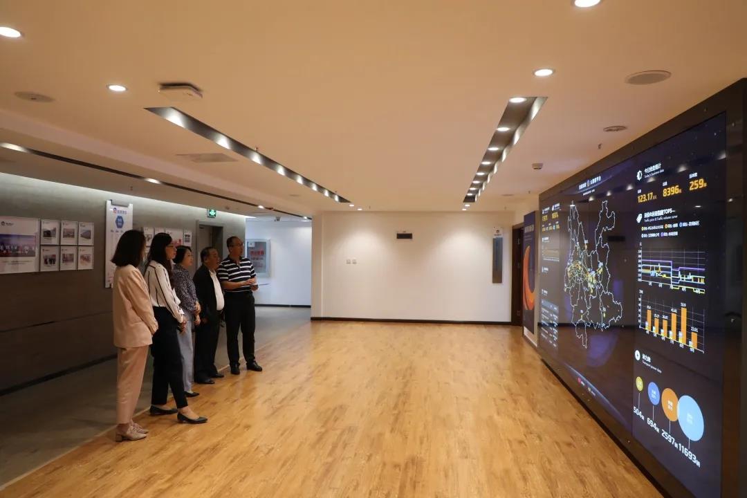 北京德達(dá)物流科技股份有限公司楊董事長一行與公司進(jìn)行交流座談