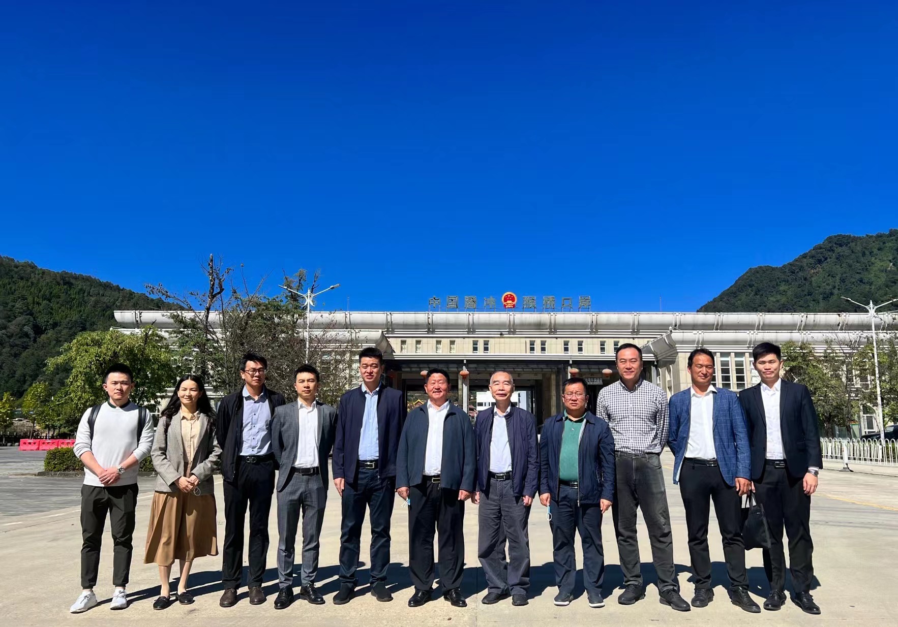 廣西北部灣國際港務(wù)集團(tuán)副總經(jīng)理謝毅一行蒞臨瑞和錦程考察調(diào)研