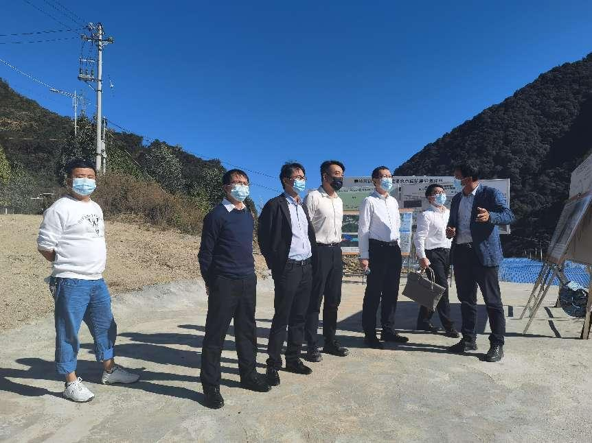 中國工商銀行保山分行領(lǐng)導(dǎo)蒞臨騰沖猴橋口岸國際物流園項目現(xiàn)場考察