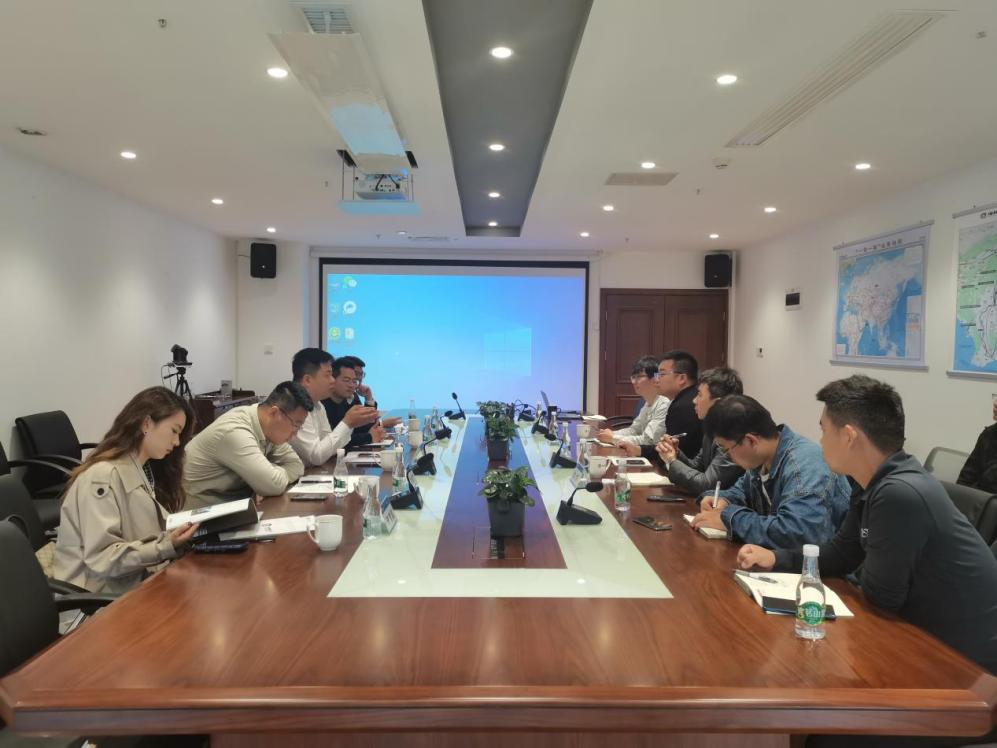 中國（云南）自由貿(mào)易試驗(yàn)區(qū)黨工委委員副主任李琳一行到瑞和錦程參觀交流