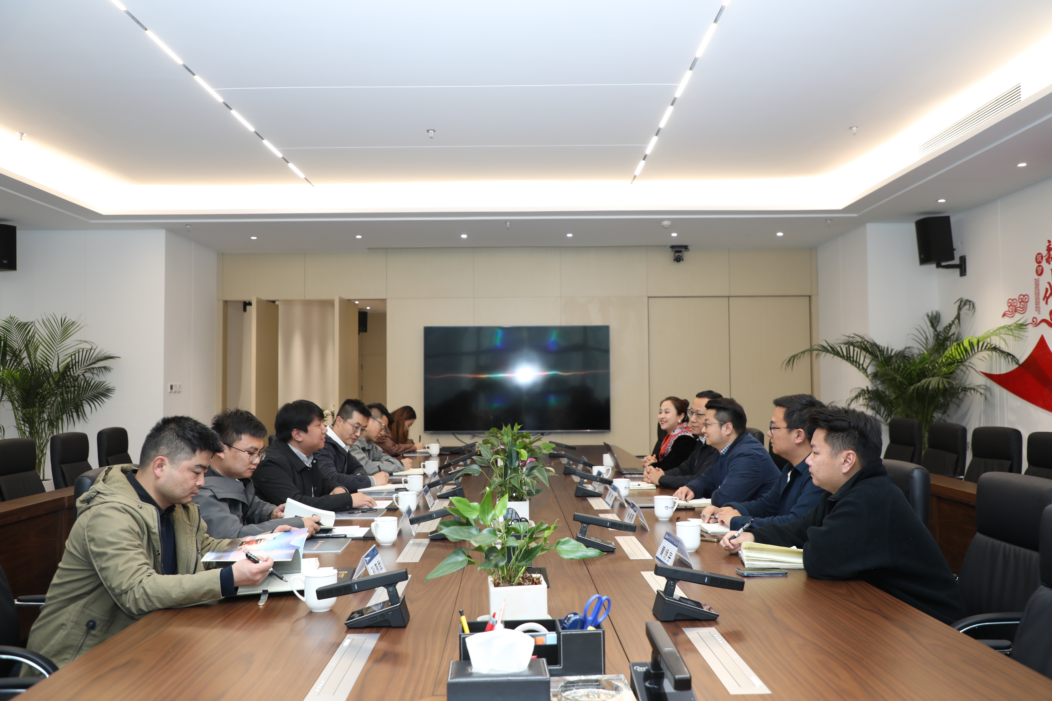 共探合作空間｜云南交投國(guó)際物流發(fā)展有限公司領(lǐng)導(dǎo)一行蒞臨瑞和錦程